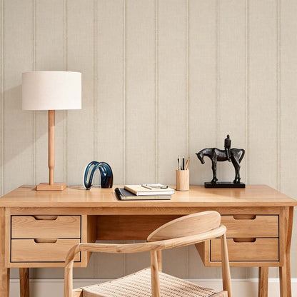 cat-610804433224 Home office with beige striped wallpaper, oak desk and woven chair
